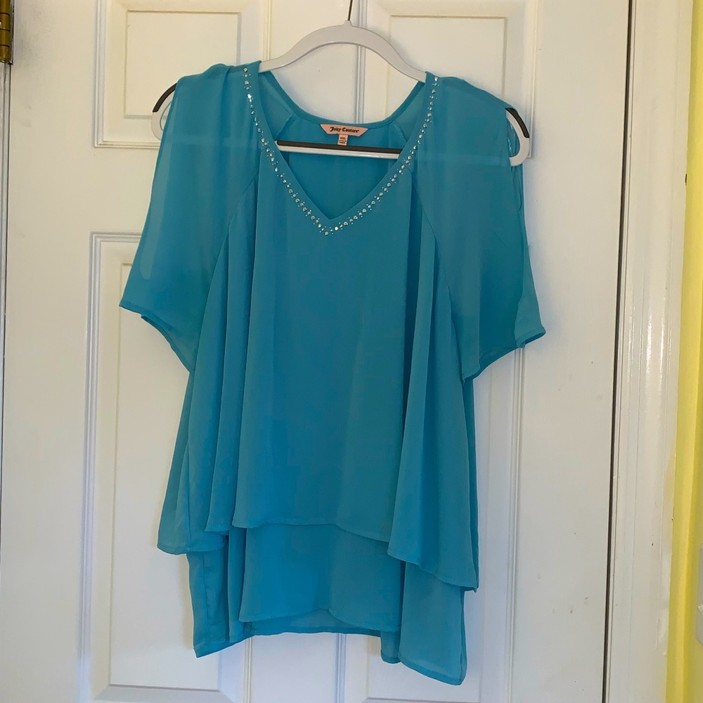 Juicy Coutour cold shoulder, layered hem top